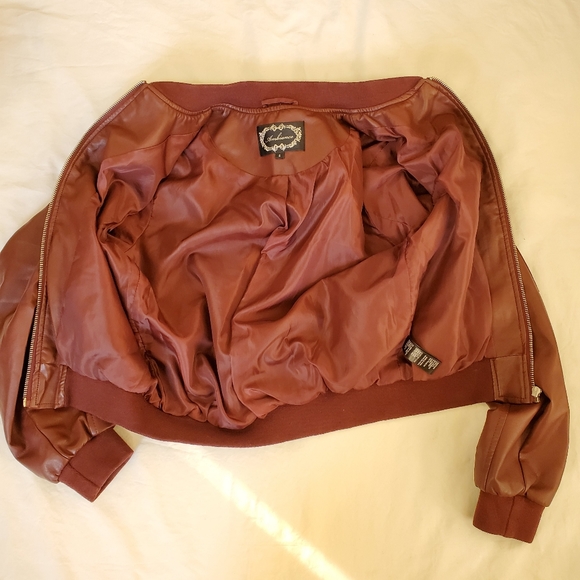 Ambiance. Size small.  Burgundy - Picture 5 of 12